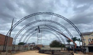 Obra realizada para o Curitiba Tenis Center. Foi realizado Estrutura Metálica para quadra de tênis 650m2. (Fundação, Estrutura e Cobertura(